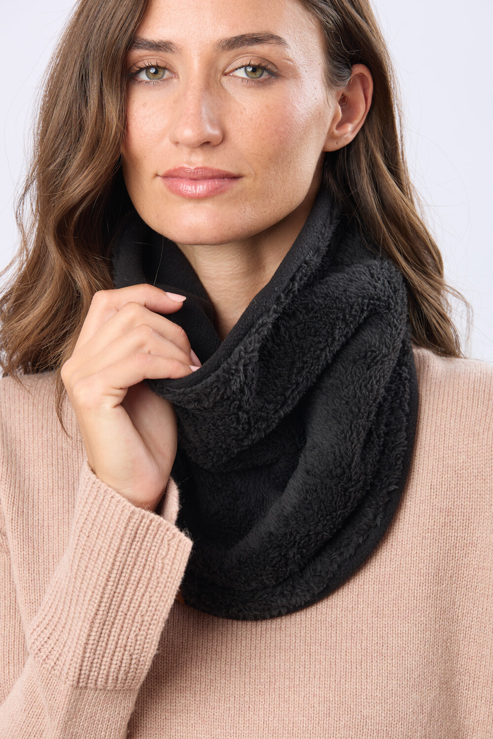 CUELLO POLAR Y SHERPA Negro