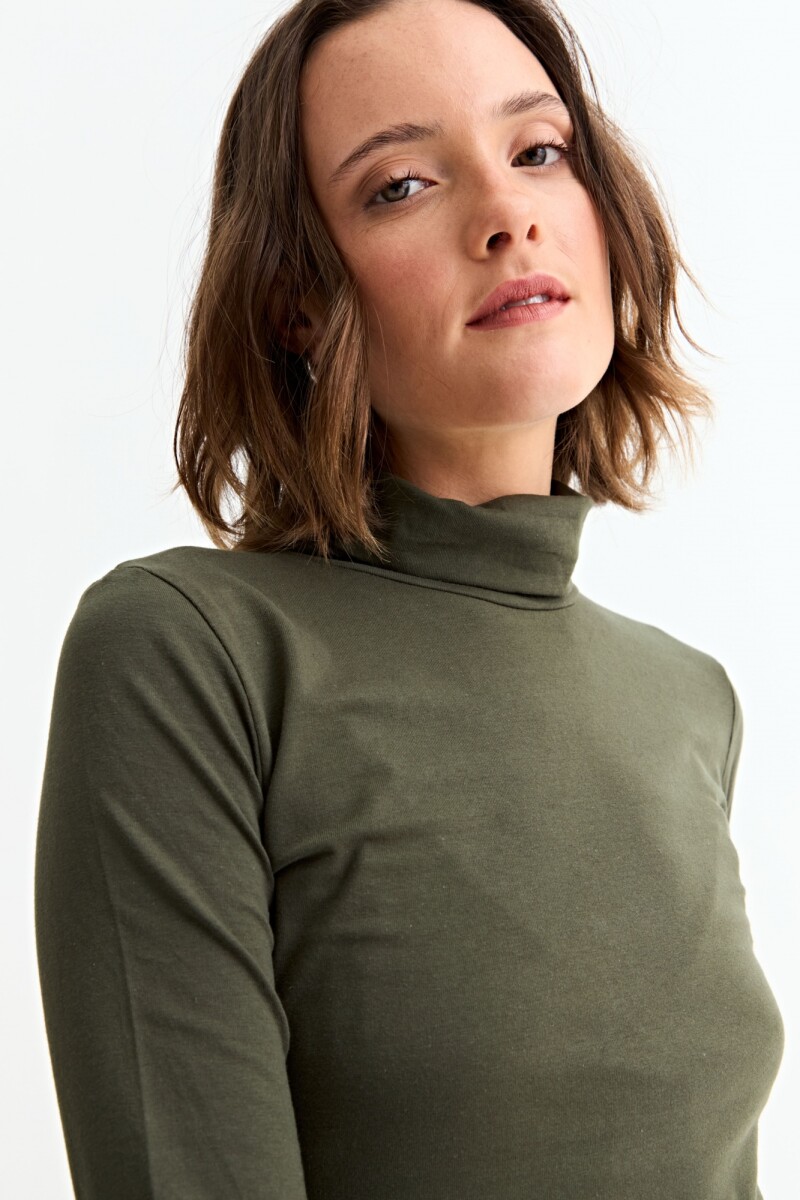 Remera cuello polera m/l básica VERDE OLIVA