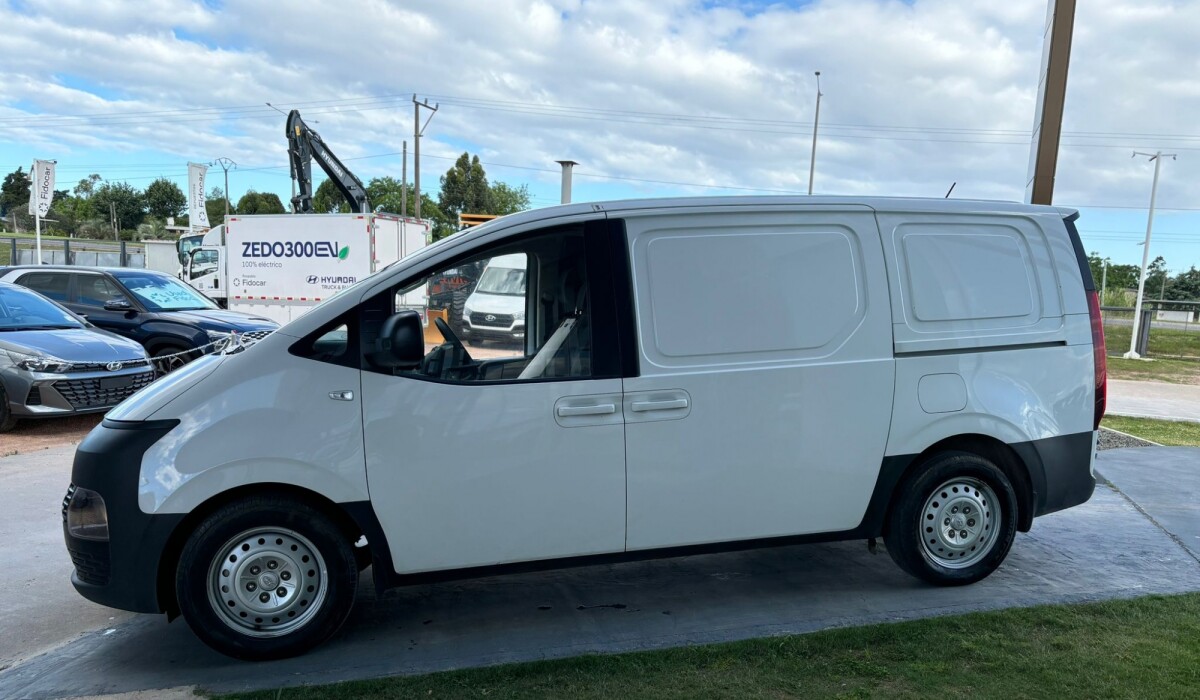 H1 Staria Furgon 2.2 Diesel - 2022 H1 Staria Furgon 2.2 Diesel - 2022