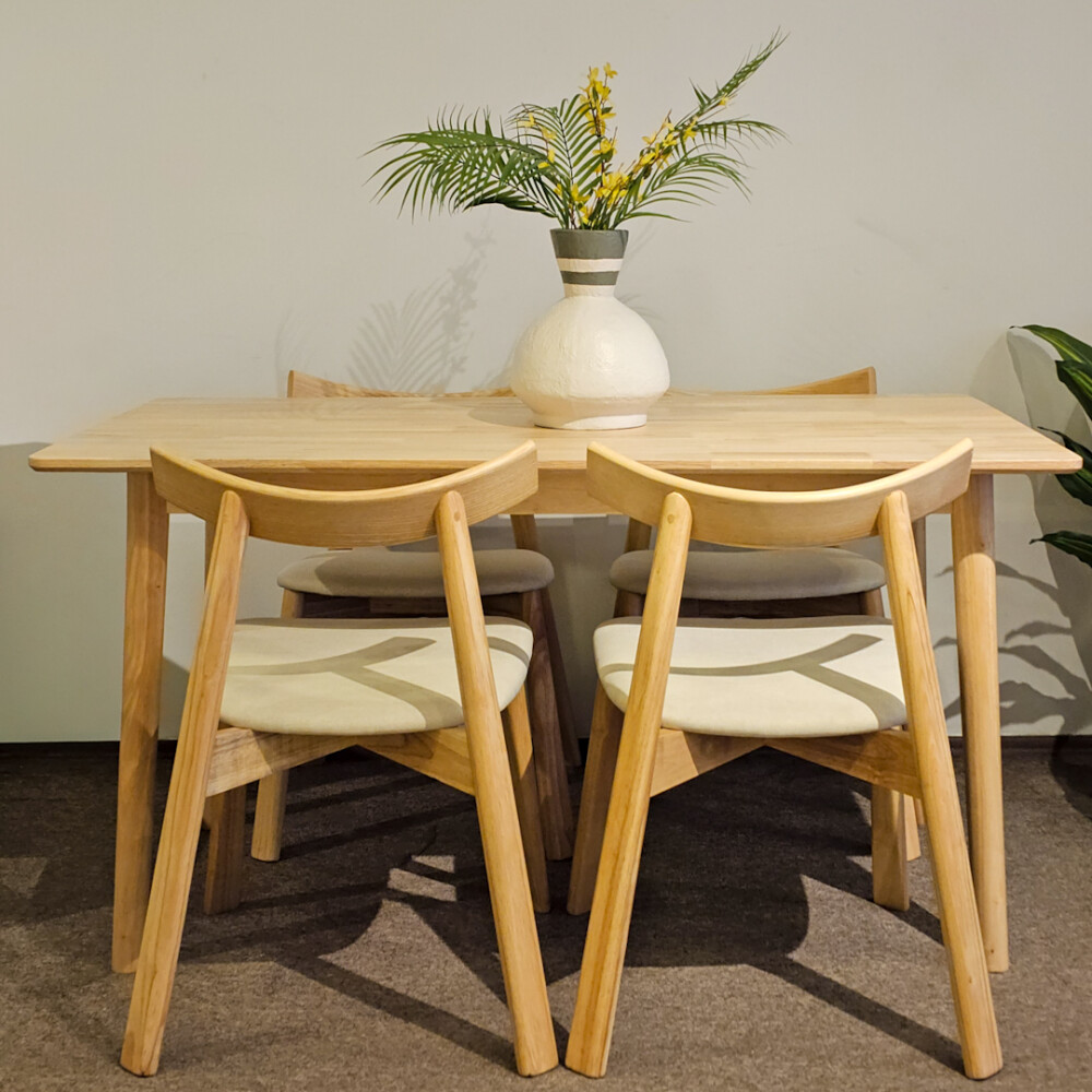 Mesa de comedor Dalia 140 x 80cm Mesa de comedor Dalia 140 x 80cm