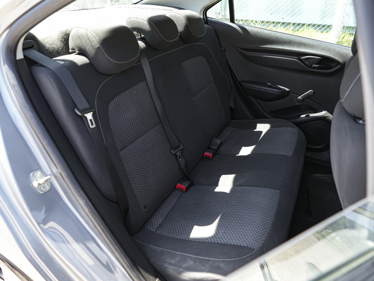 Chevrolet Joy Plus 1.0 Sedan Extra Full| Permuta / Financia Chevrolet Joy Plus 1.0 Sedan Extra Full| Permuta / Financia