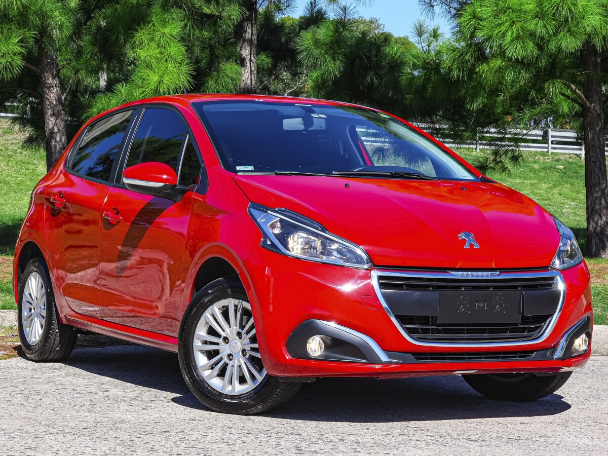 Peugeot 208 Allure 1.5 Extra Full 1.5 | Permuta / Financia Peugeot 208 Allure 1.5 Extra Full 1.5 | Permuta / Financia