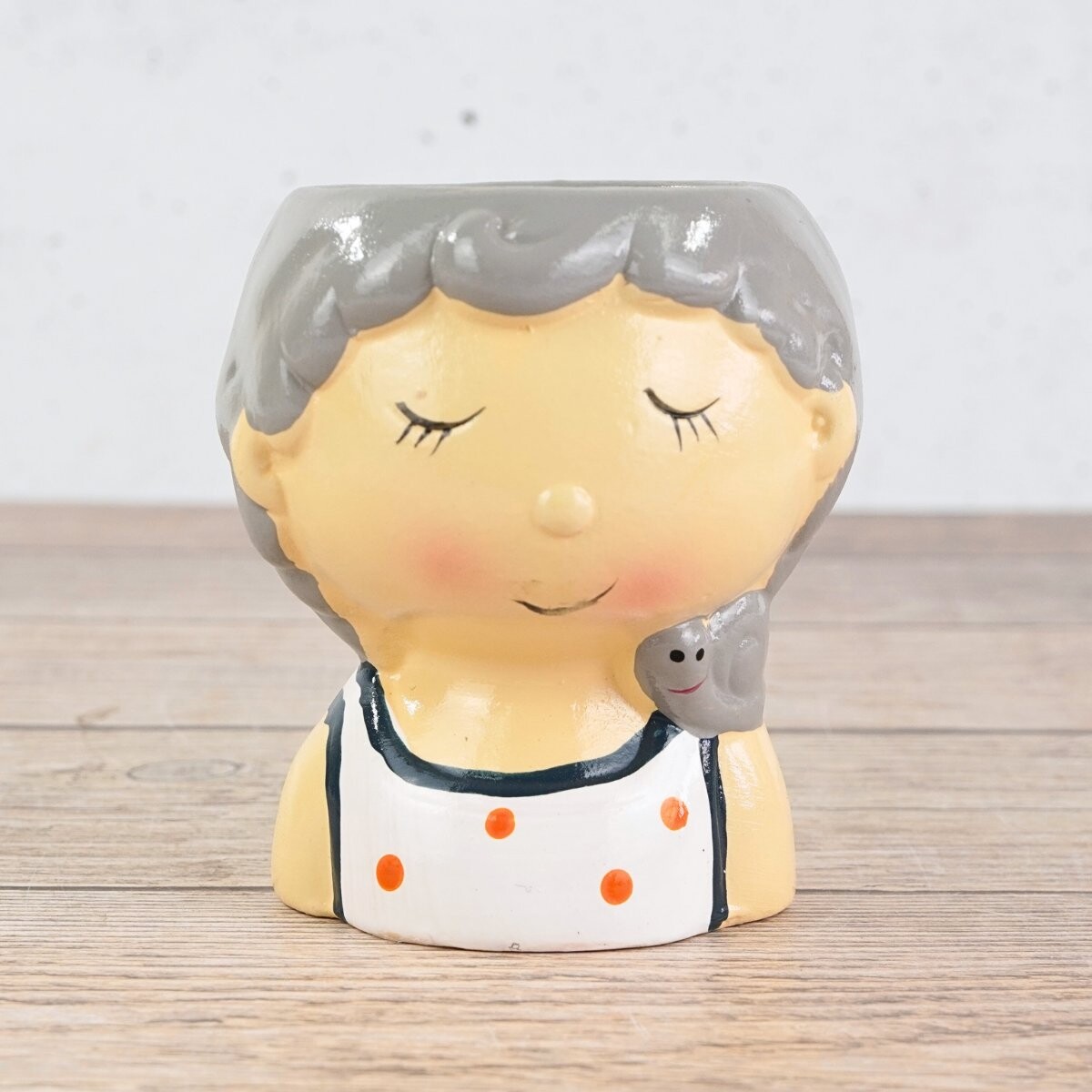 Maceta de ceramica con forma 