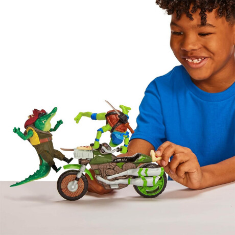 Muñeco De Acción Tortugas Ninja Leonardo con Moto Leonardo