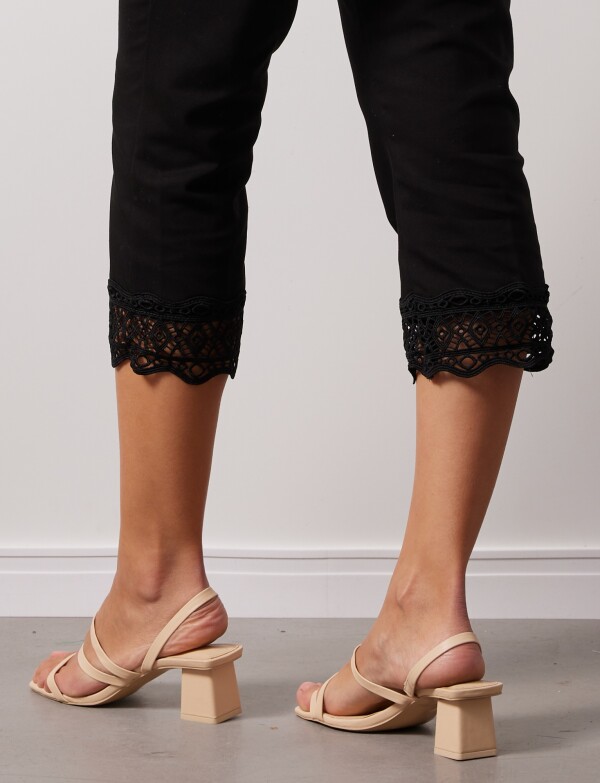 Capri Algodón Crochet NEGRO