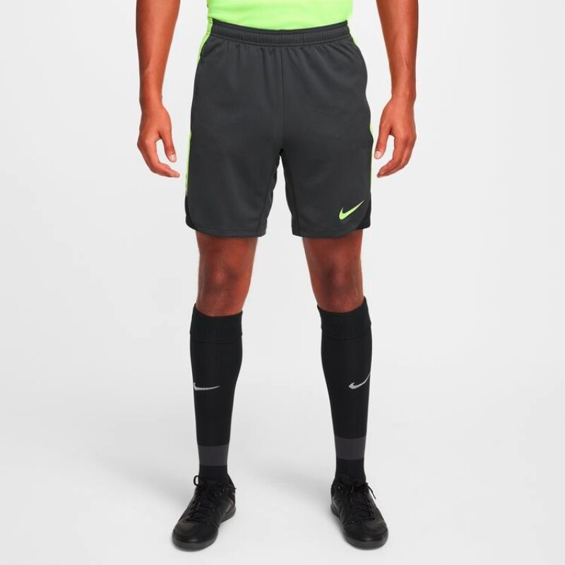 Short Nike Strike de Hombre Negro