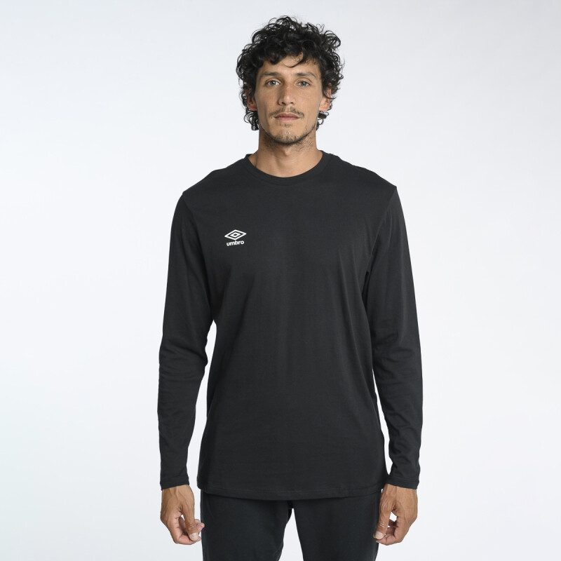 Remera FW SMALL LOGO LS TEE Umbro Hombre 060