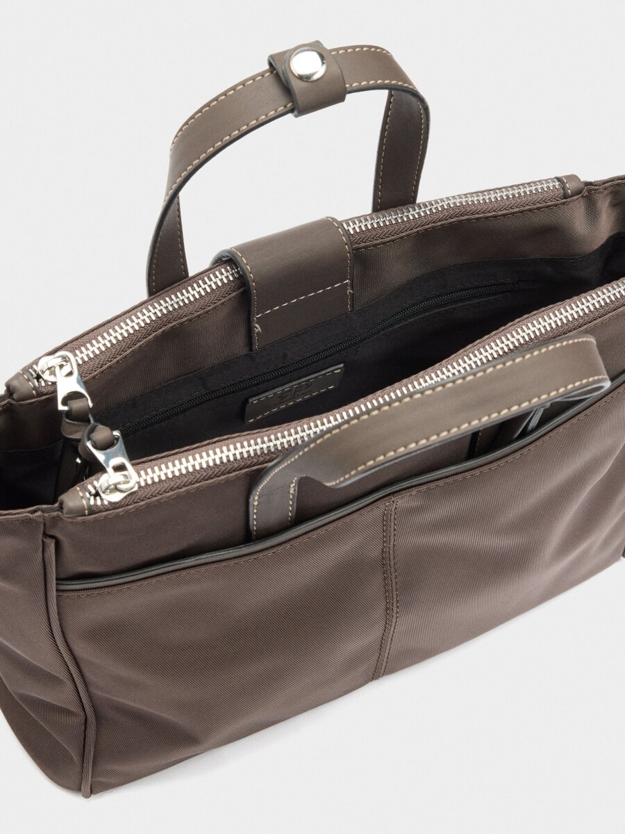 Bolso Tote De Nylon Con Bandolera marron