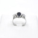 Anillo En Platino, Zafiro Oval Y Brillantes Anillo En Platino, Zafiro Oval Y Brillantes
