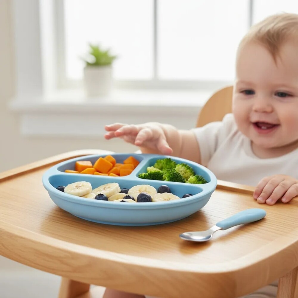 Plato con divisiones y ventosa BUBA celeste