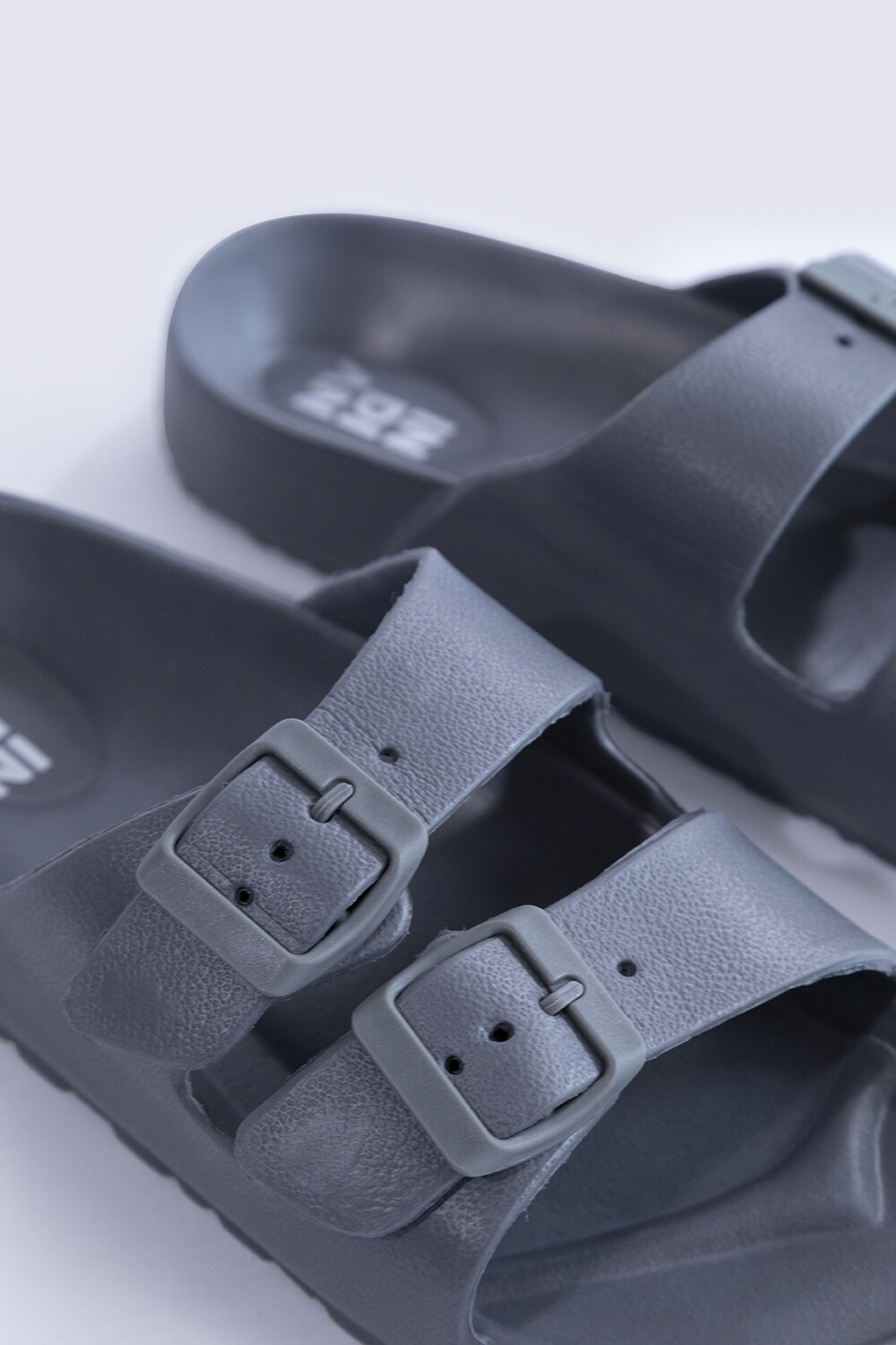 Sandalia Varna Gris