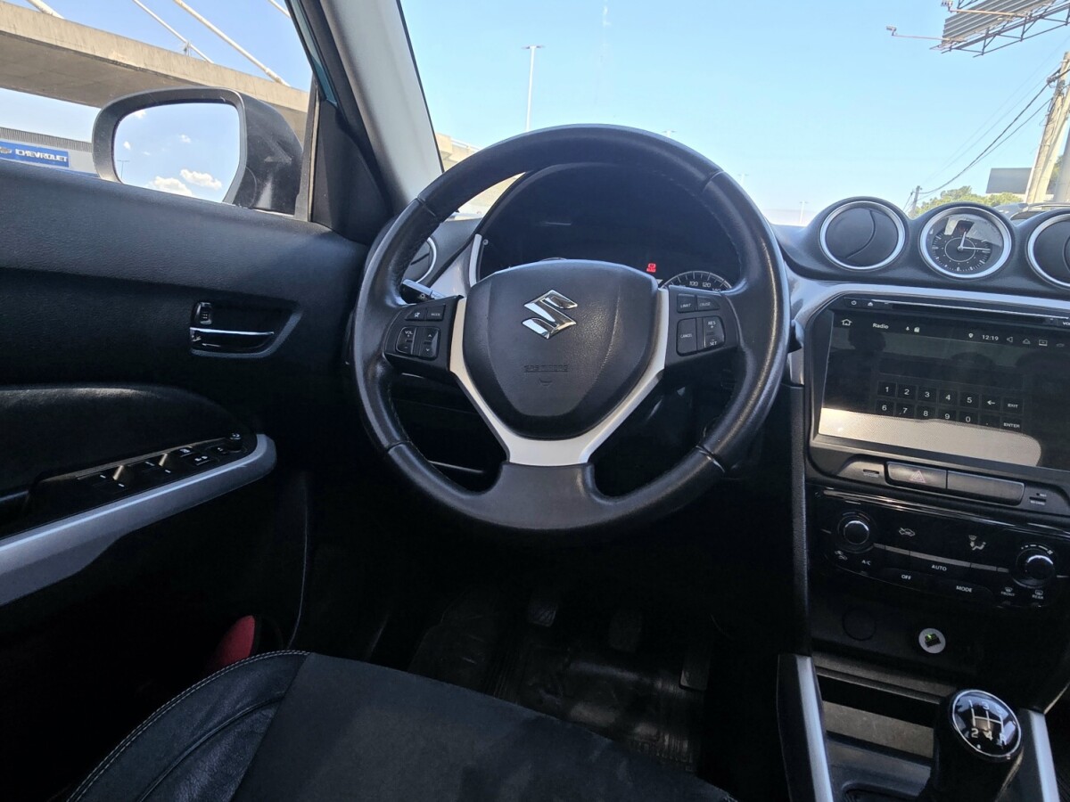 Suzuki Vitara GLX EXCELENTE ESTADO! | Permuta / Financia Suzuki Vitara GLX EXCELENTE ESTADO! | Permuta / Financia