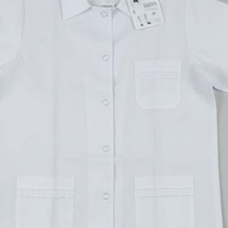 Túnica Escolar Niña Moña Azul Prendida Adelante con Puntillas en Bolsillos Blanco