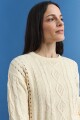 Sweater escote a la base con calados y ochos CRUDO