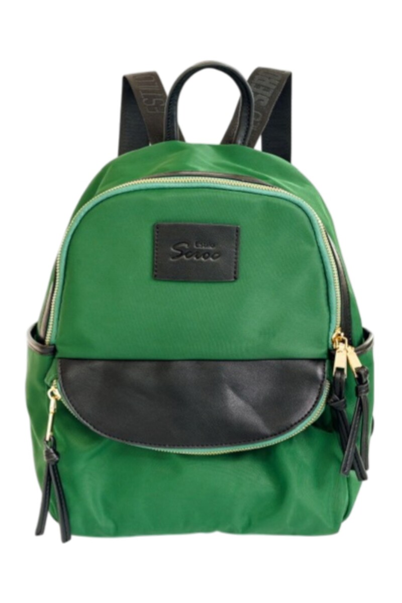 Mochila con bolsillo verde