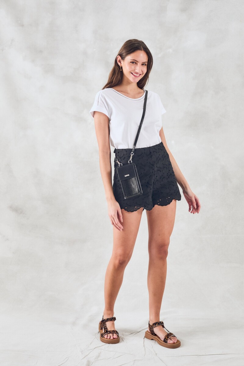 Short Broderie Negro