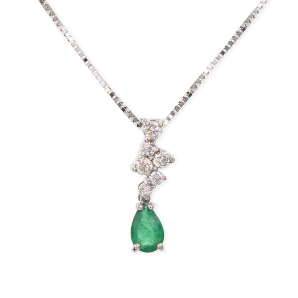 Colgante Royal de oro blanco 18k con esmeralda y brillantes - Incluye cadena Colgante Royal de oro blanco 18k con esmeralda y brillantes - Incluye cadena
