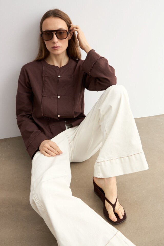 Blusa alamares chocolate