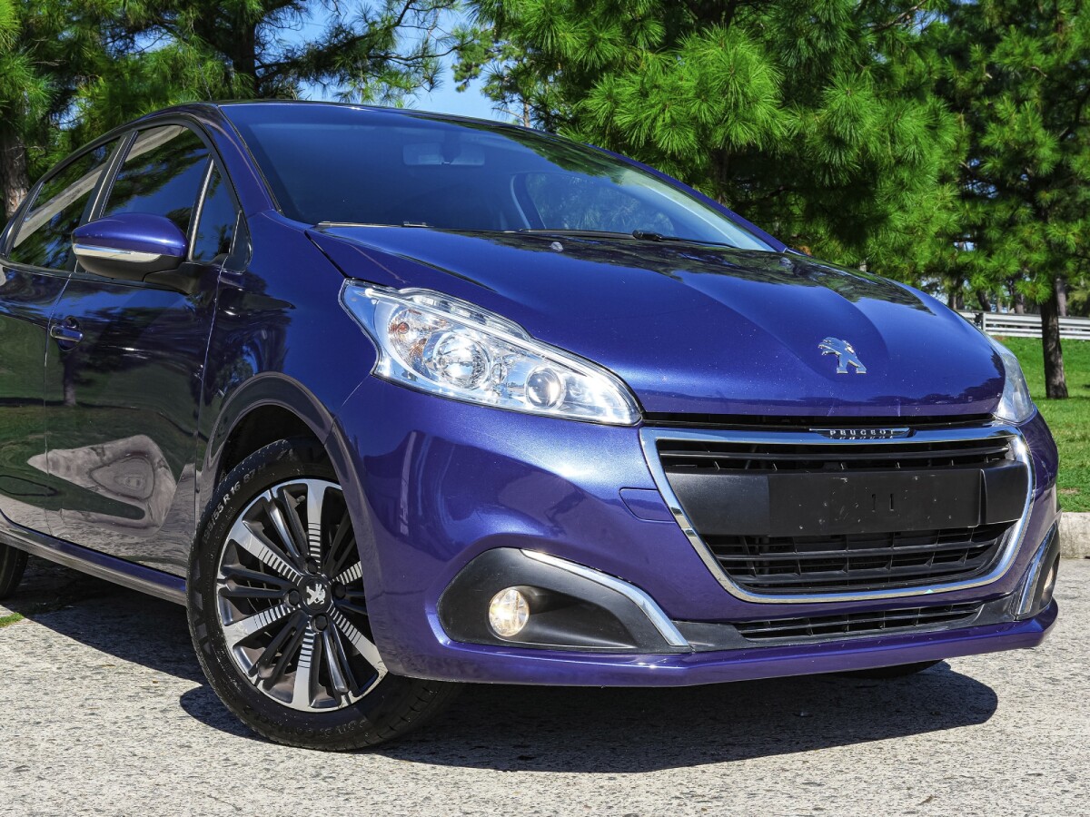 Peugeot 208 Active 1.2 Extra Full | Permuta / Financia Peugeot 208 Active 1.2 Extra Full | Permuta / Financia