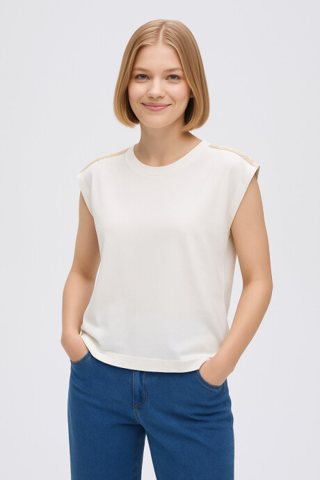 Remera Aventura Marfil / Off White