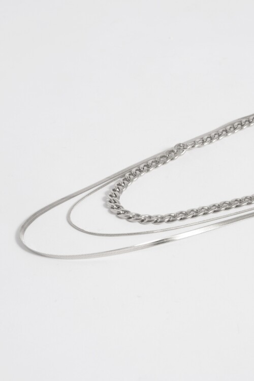 Collar triple cadena básica plateado