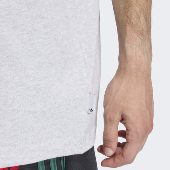 Remera Adidas Trifolio Series Character Gris