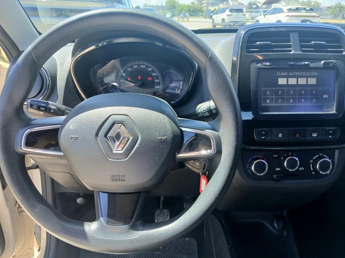 Renault Kwid Intense EXCELENTE ESTADO! | Permuta / Financia Renault Kwid Intense EXCELENTE ESTADO! | Permuta / Financia