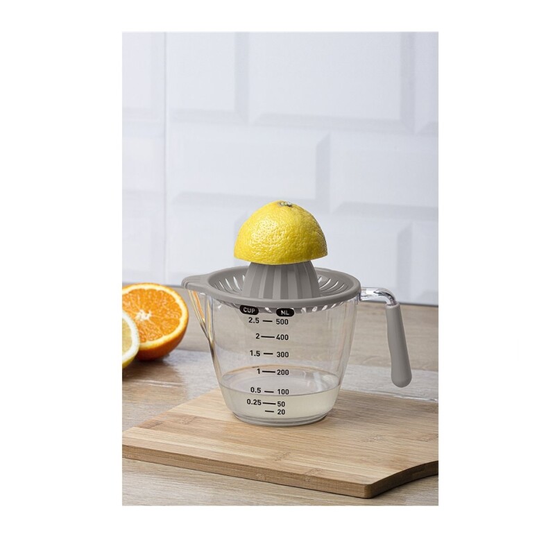 Taza Medidora 500 ml con Exprimidor 12 x 16 cm Surtido TAZA MEDIDORA C/EXPRIMIDOR D12X16CM 500ML SURTIDO