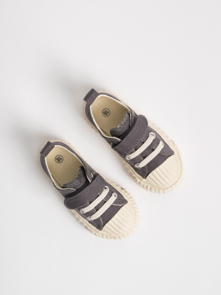 Zapatilla deportiva deportiva acordonada Gris
