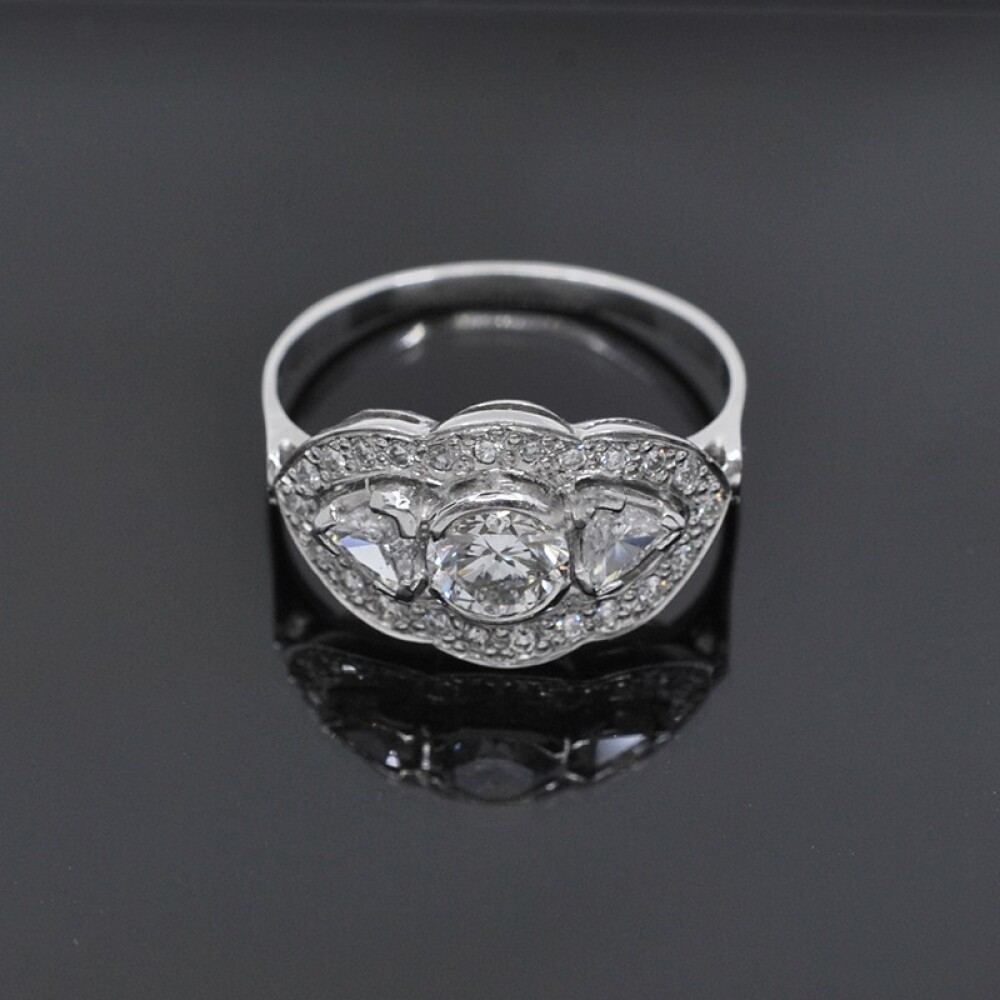 Anillo Nuevo, Estilo Antiguo, En Oro 18K Y Brillantes Anillo Nuevo, Estilo Antiguo, En Oro 18K Y Brillantes