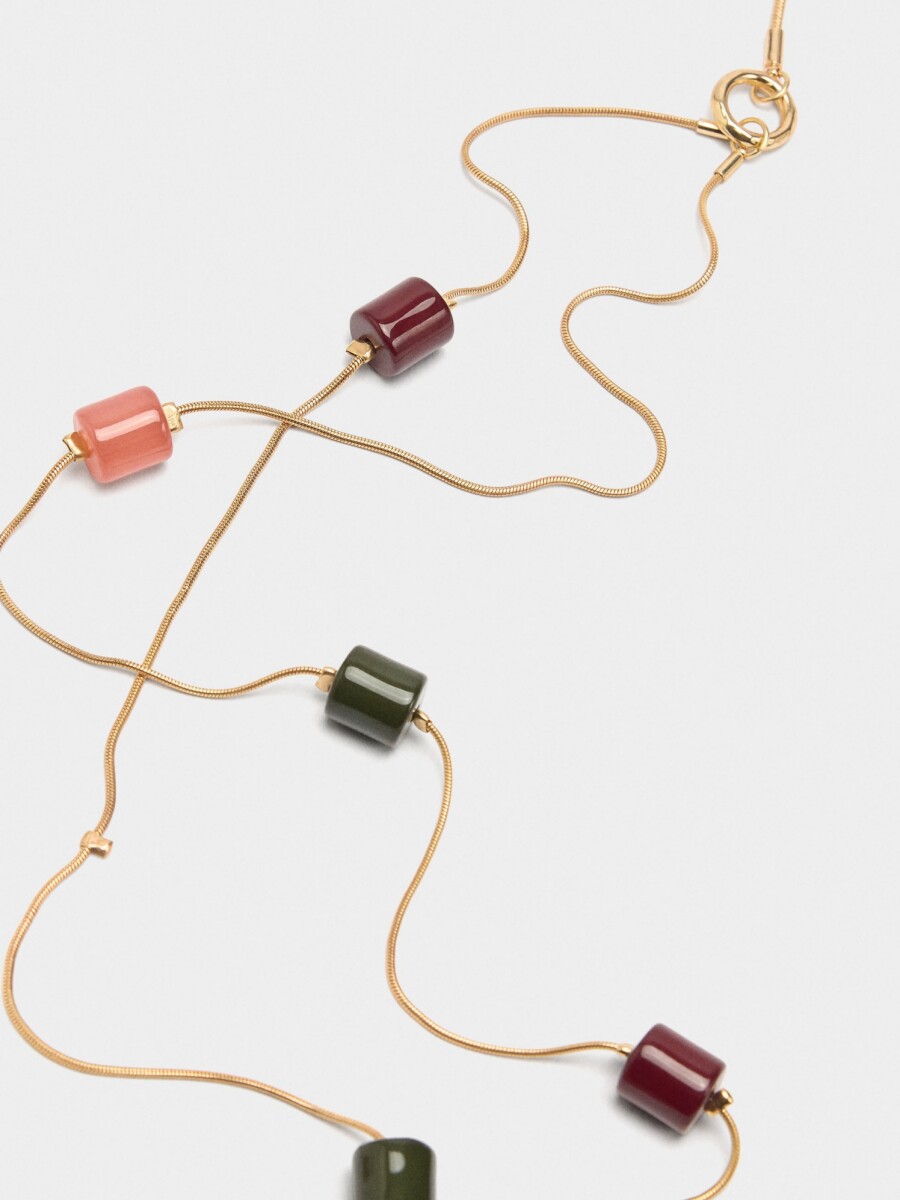 Collar Con Detalles En Resina multicolor