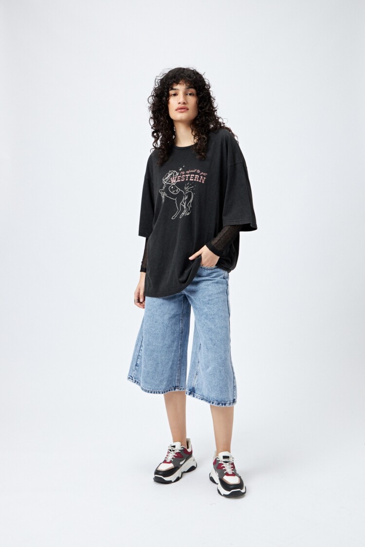 REMERA FREMI Negro