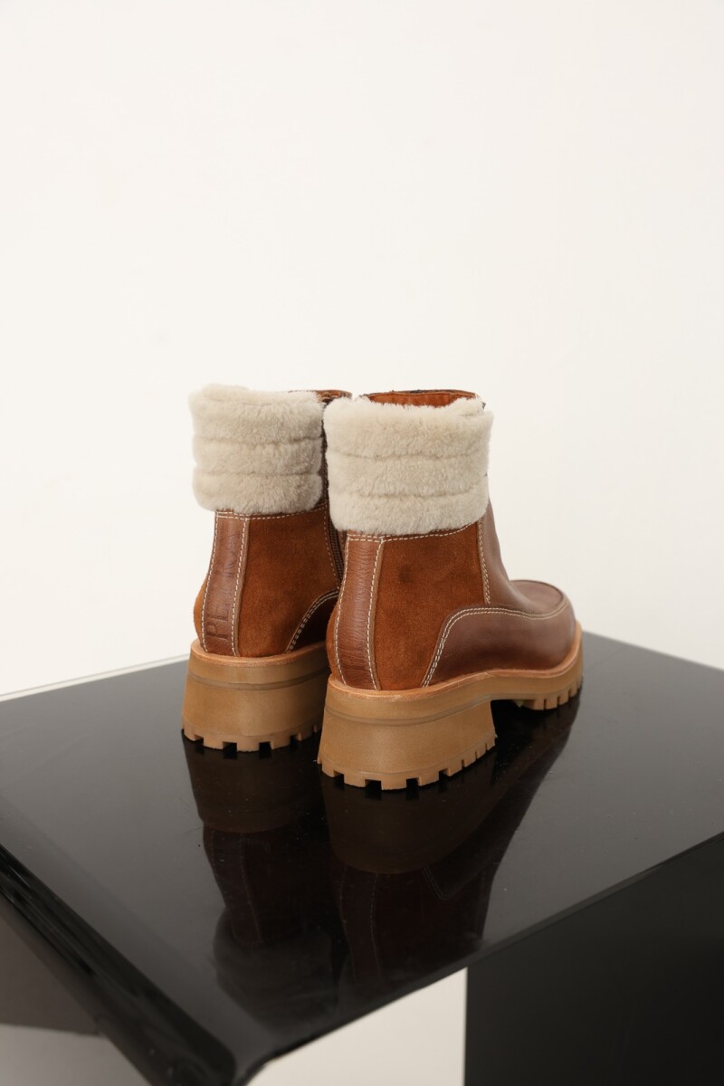 Bota Corderoy Camel