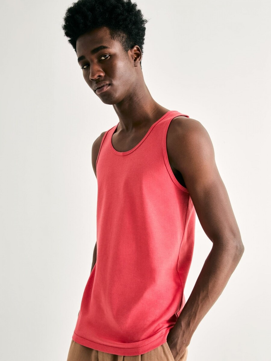 MUSCULOSA BÁSICA MASCULINA MODELO SLIM - ROJO 