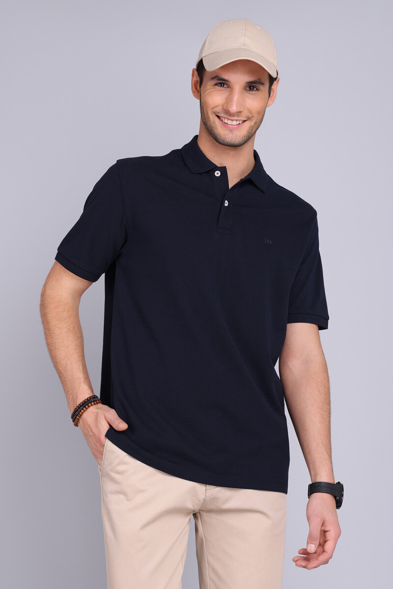 Remera con cuello Arrow NEGRO