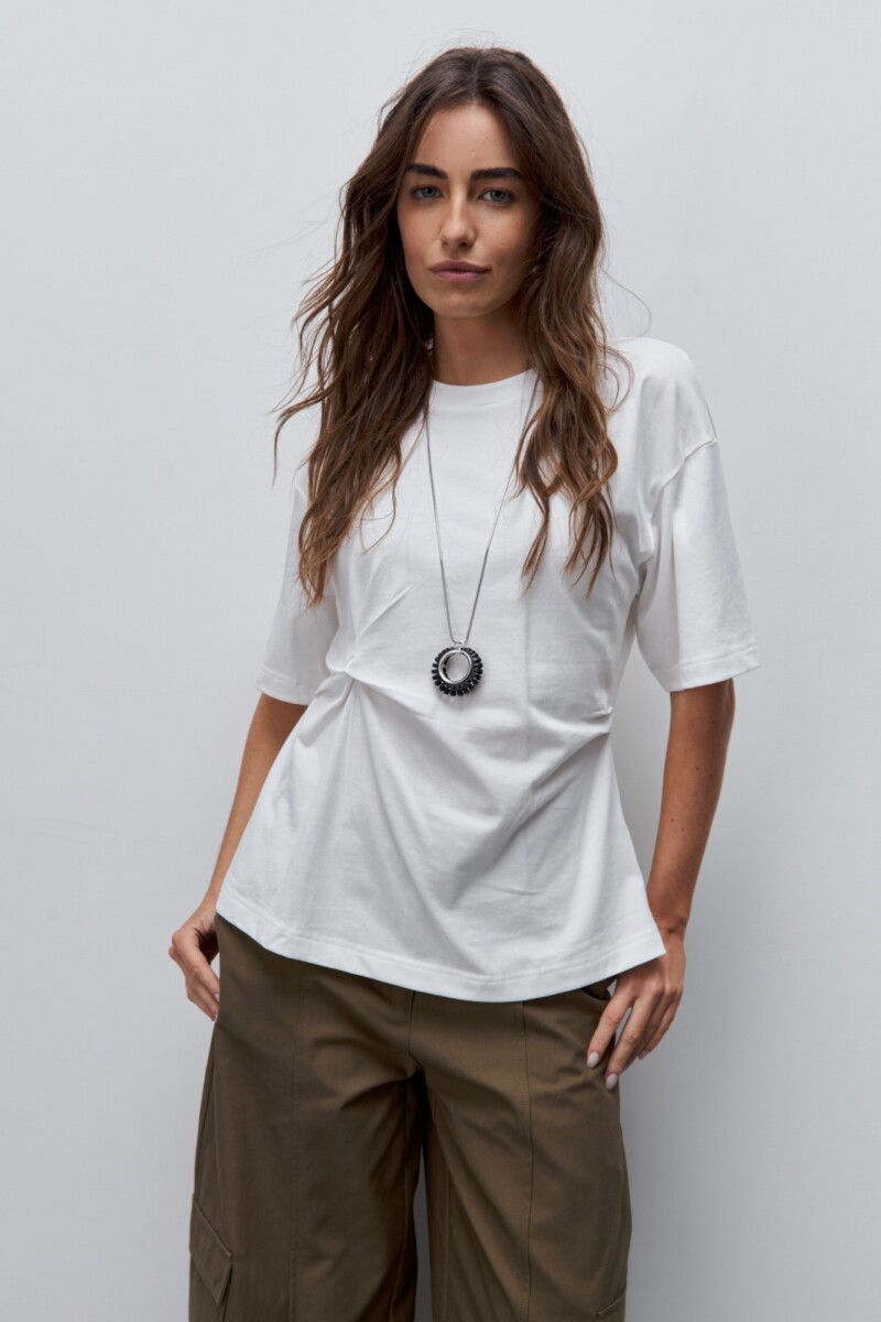 REMERA ELIA 