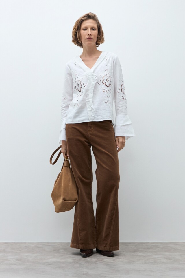 Blusa calada con volados blanco