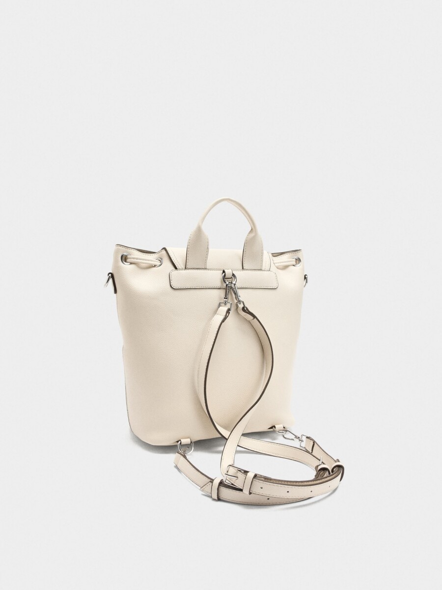Mochila Con Textura Y Solapa crudo