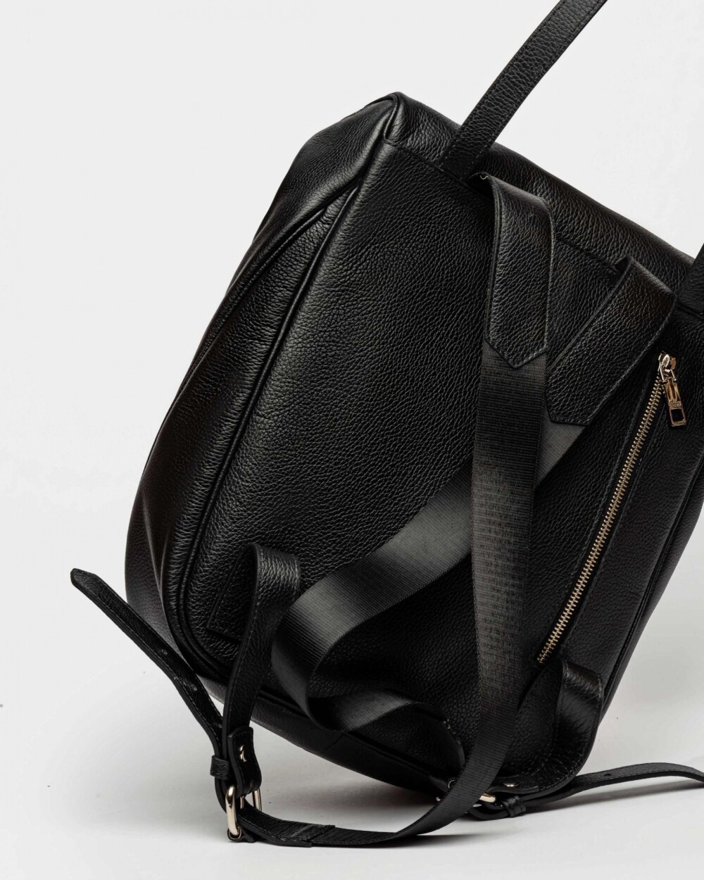 Mochila Soft En Cuero Graneado Negro