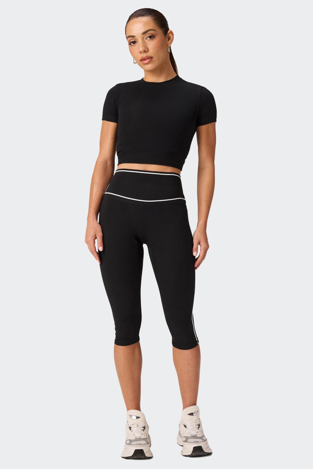 Remera Fabletics Cotton Crropped Negro
