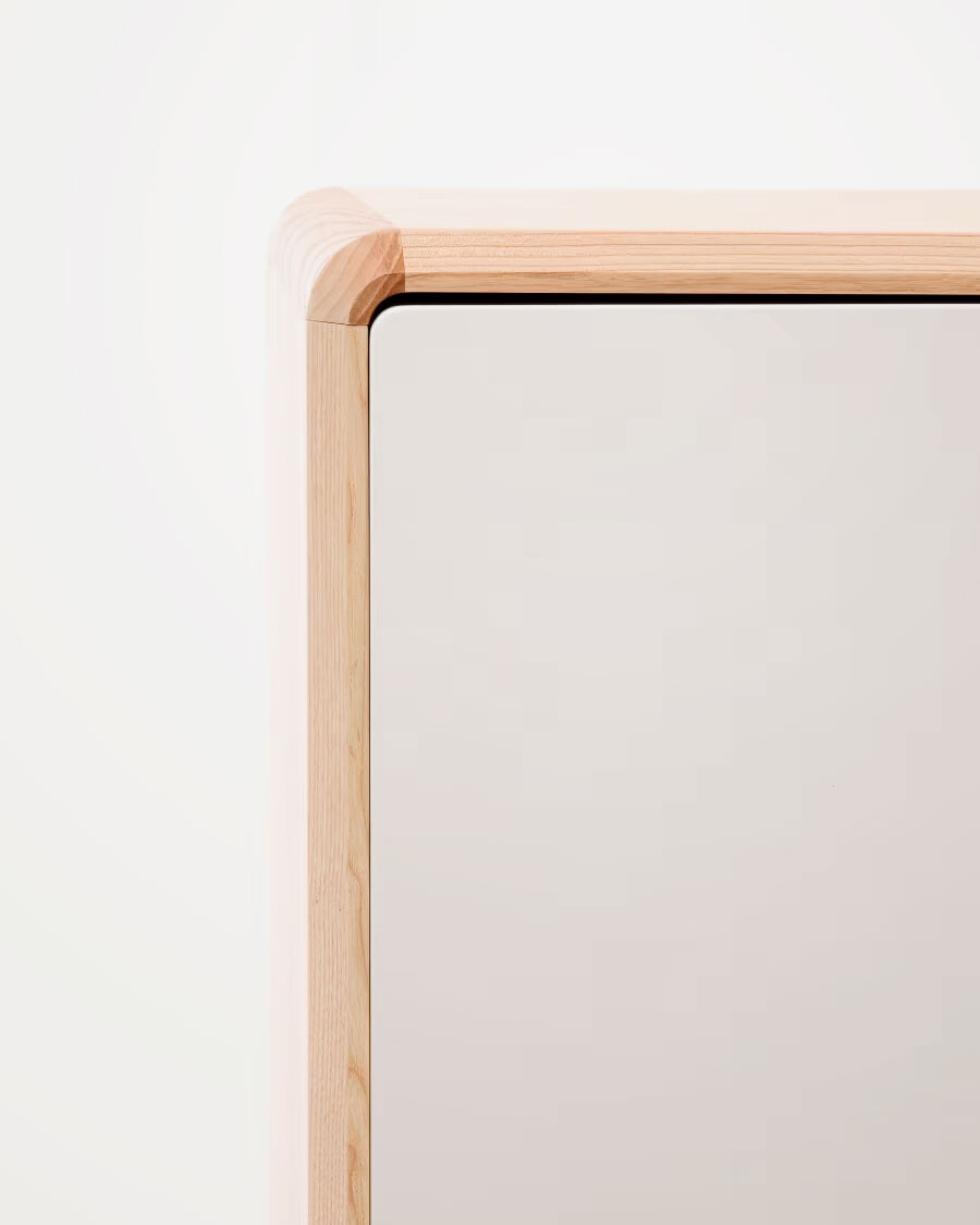 Aparador Anielle 1 puerta y 3 cajones de madera maciza y chapa de fresno 150 x 78 cm