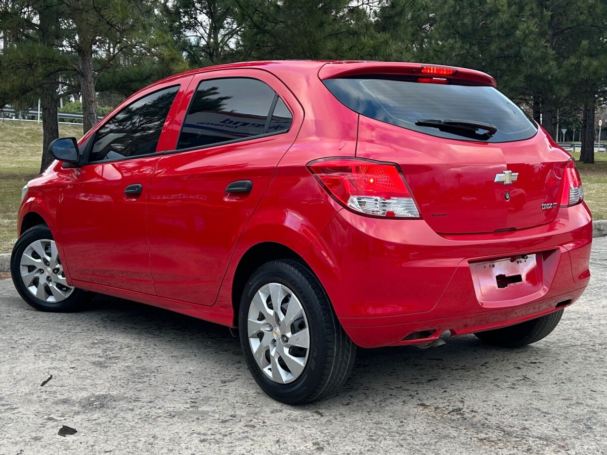 Chevrolet Onix LT 1.4 Full | Permuta / Financia Chevrolet Onix LT 1.4 Full | Permuta / Financia