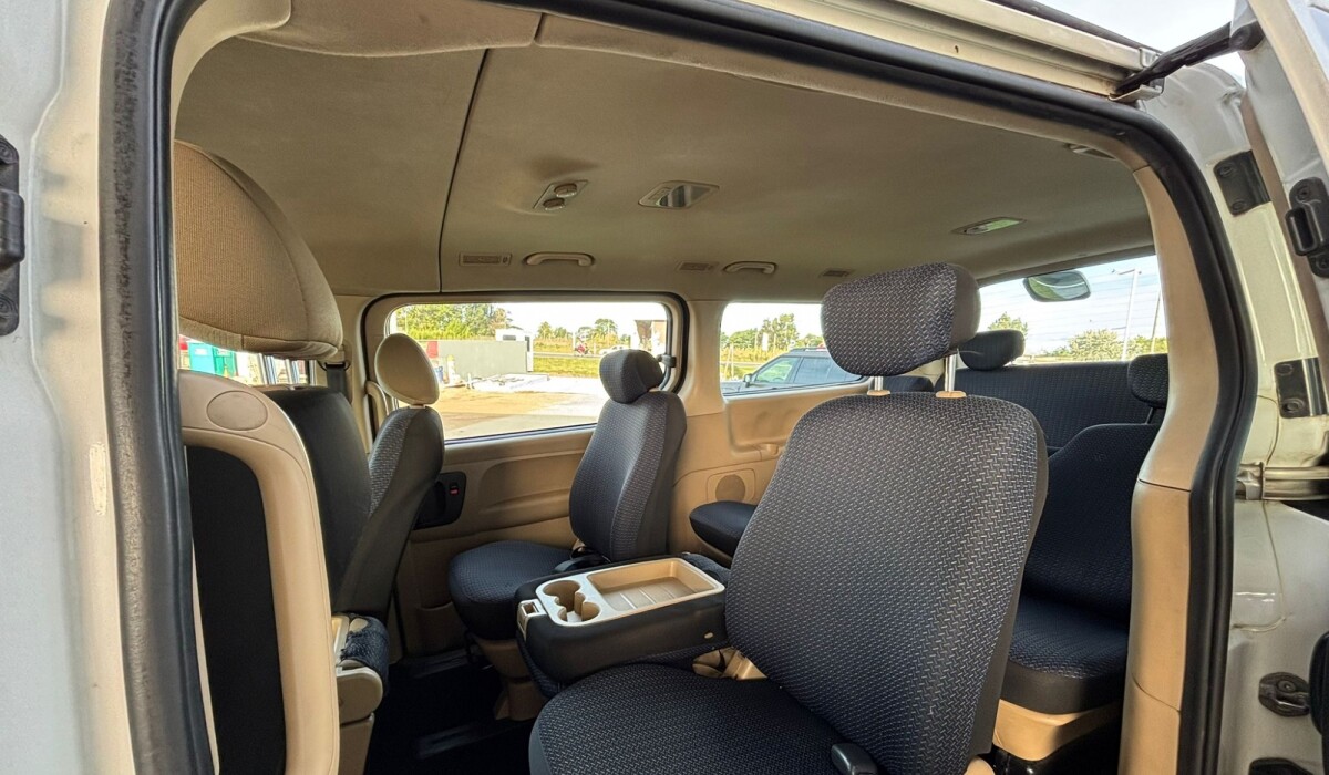 Hyundai H1 12Plz Minibus Diesel - 2014 Hyundai H1 12Plz Minibus Diesel - 2014