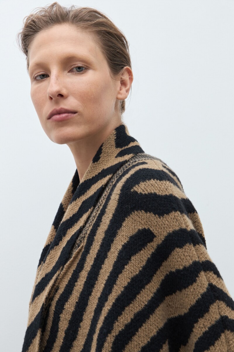 Ruana jacquard zebra negro