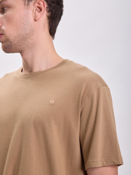 Remera estampa Hoja Tostado