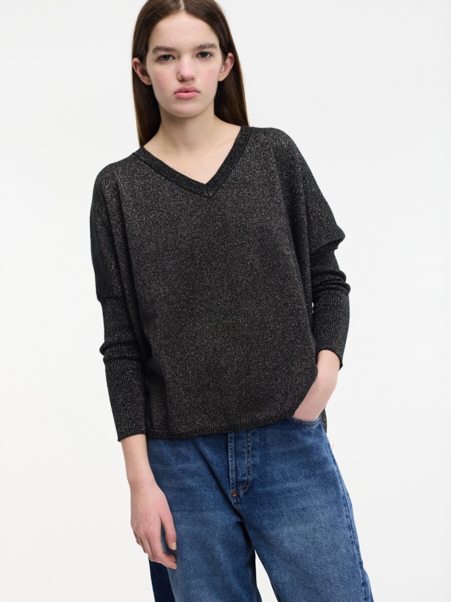 SWEATER V 