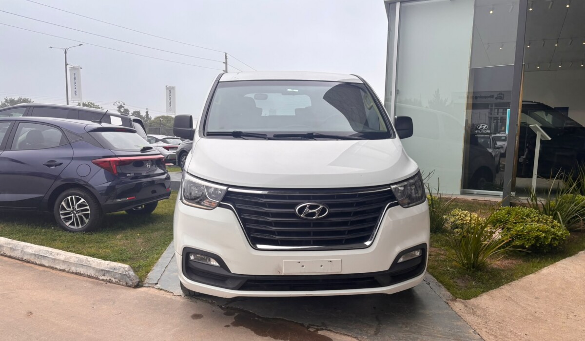 Hyundai H1 Minibus 9 Plz Diesel - 2020 Hyundai H1 Minibus 9 Plz Diesel - 2020