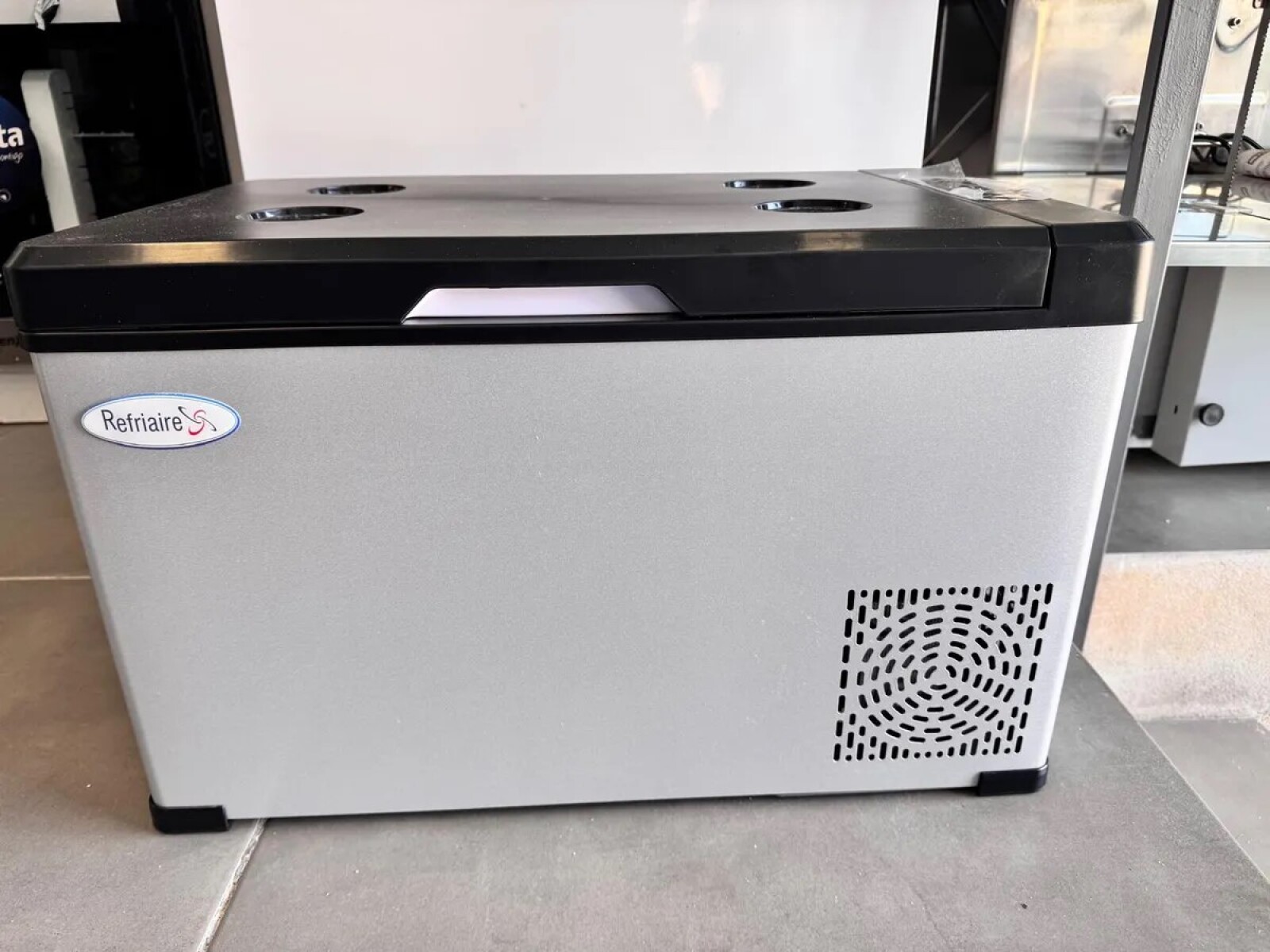 ONSERVADORA TERMOELECTRICA 30 LTS 12V-24V-220V 