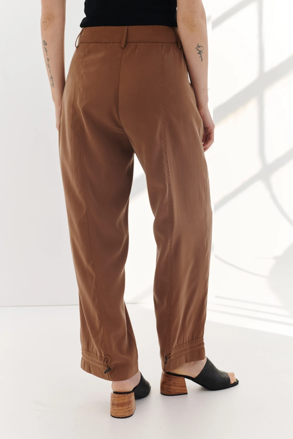 PANTALON ZIP camel 4