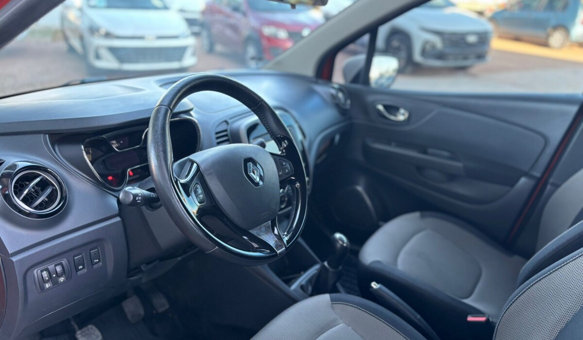 Renault Captur MT Expression - 2016 Renault Captur MT Expression - 2016